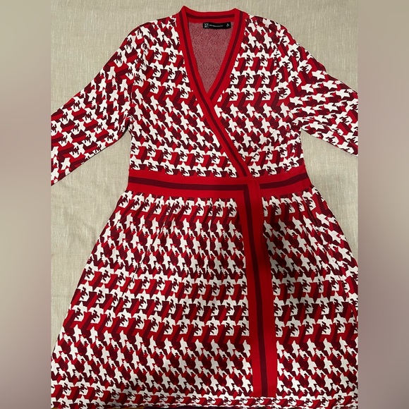Red NY & Co. wrap dress - Picture 2 of 3